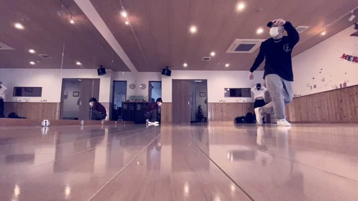 のインスタグラム：「Some my ideas in 2021 💡  Don’t bite my style 😂  #bboytaisuke #redbull #g_shock  #makavelic #ozracing #thefloorriorz #ftheb #jmb #flexdream #redbullbconeallstars @redbulljapan @redbullbcone」