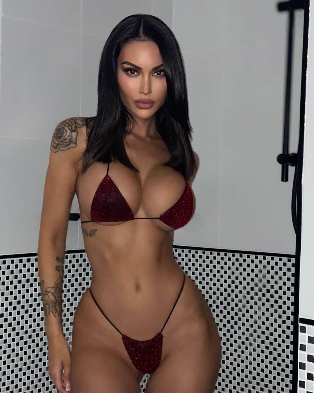 ANNELESE MILTONさんのインスタグラム写真 - (ANNELESE MILTONInstagram)「An enigma @fashionnova