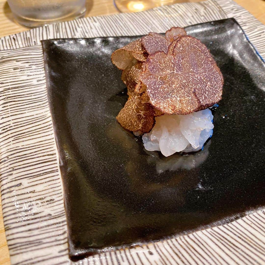 畑田亜希さんのインスタグラム写真 - (畑田亜希Instagram)「新しくオープンされたばかりの @taigadining レストランで新年会lunchをさせて頂きました🥂 ・ 厳選された食材その物の旨味や甘味がしっかり味わえて、どれも本当に美味しかったです☺️ ・ @taigadining @partijapanesefreemagazine   どうもありがとうございました✨ ・ @2022 #sg #singapore #taigadining #partijapanesefreemagazine」1月12日 14時41分 - akihatada