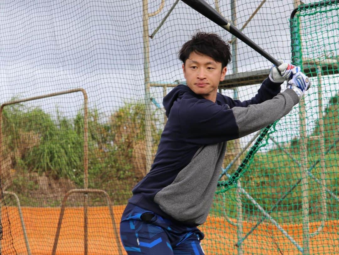 阪神タイガースさんのインスタグラム写真 - (阪神タイガースInstagram)「近本選手が沖永良部島での自主トレを公開しました！  #近本光司 選手 #自主トレ公開 #阪神タイガース #イチにカケル！」1月12日 15時32分 - hanshintigers_official