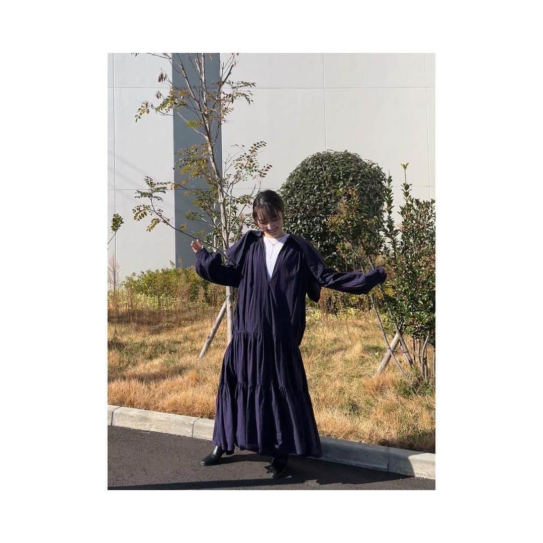徳永えりのインスタグラム：「... お洒落番長、愛ちゃんのお洋服がとっても可愛いの🪐💜 私はお洋服のセンスが無いからumm...🧐ってなるけど、 周りにお洒落さんな友人がいるのでありがたい🌈 自分の苦手や不得意なところは、 素直に周りに助けてもらうようにすると、 心も尖らなくて済むし楽しめるなぁと思うのです😌🌱」