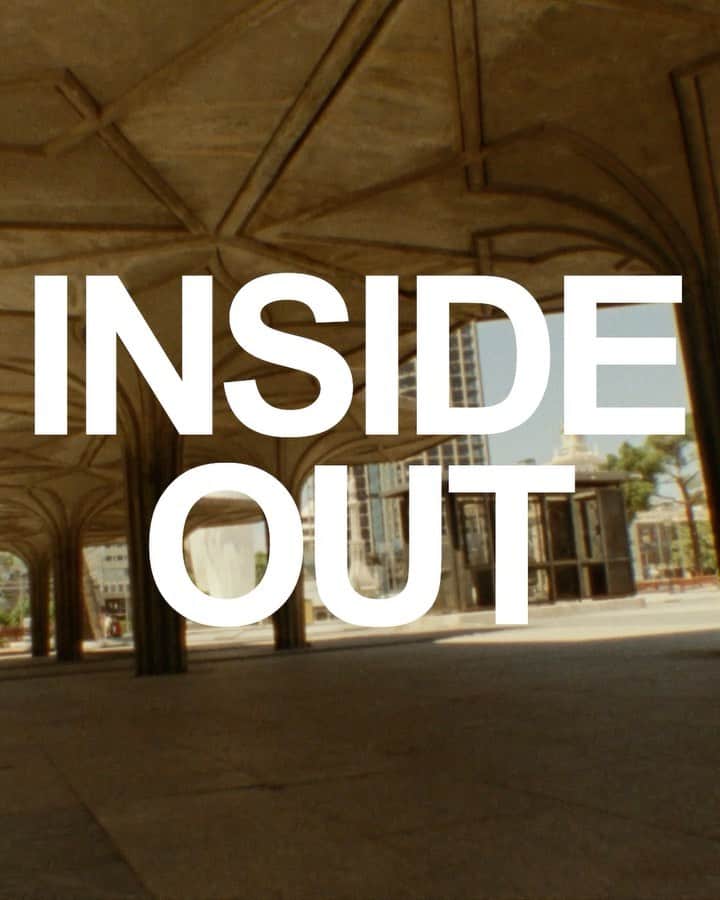 カーハートのインスタグラム：「Coming Soon: INSIDE OUT  2年の歳月をかけて制作されたCarhartt WIPフルレングススケートフィルム「INSIDE OUT」。Carhartt WIPのチームライダーがヨーロッパの様々な都市で撮影を行い、彼らの日常とスケートフィルムの裏側に存在するカオスなプロセスに没頭できる作品になっています。 1月中はヨーロッパ、アメリカなど様々な国のシアターでプレミア上映され、2月3日にはオンラインにて世界同時公開予定となります。是非ご期待下さい。  A full-length skate film that has been two years in the making. Featuring Carhartt WIP team riders across a slew of European cities, INSIDE OUT immerses the viewers in their everyday lives and the chaotic processes that lie behind every skate film. ⁠ ⁠ INSIDE OUT will premiere throughout the month of January at select theaters, before being released online on February 3rd. Find your nearest premiere below and stay tuned for more info. ⁠ ⁠ 14.01 Paris @ Max Linder ⁠ 17.01 Madrid @ Cine Doré⁠ 18.01 Brussels @ Palace⁠ 20.01 London @ Rio Cinema ⁠ 20.01 Copenhagen @ Grand Teatre⁠ 26.01 New York @ Metrograph⁠ 26.01 Los Angeles @ Fine Arts Theatre⁠ 26.01 Berlin @ Yorck Kino / Passage⁠ 27.01 Milan @ Beltrade⁠ 31.01 Stockholm @ Sodra Teatern⁠ 05.02 Seoul @ Ryse Hotel Basement⁠ ⁠ Director: @joaquimbayle⁠ DOP: @marquesangelo⁠ Camera operator: @bataaard⁠ Colorist: @eudesquittelier⁠ Sound design: lifepassfilter⁠ Re-recording: Martin Delzescaux⁠ Poet: @soft_yakka ⁠ #CarharttWIP #carharttwipskateboarding」