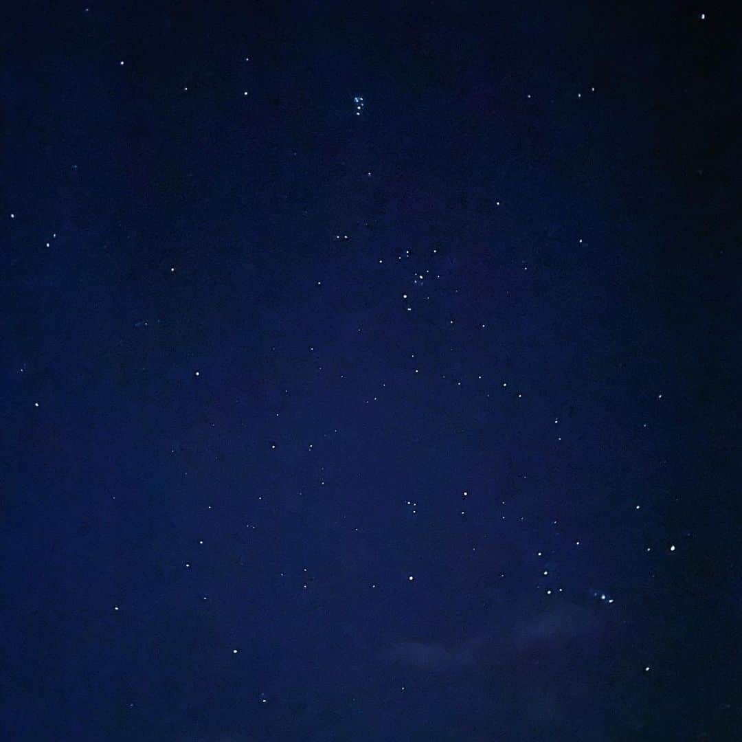 藤井瑞希さんのインスタグラム写真 - (藤井瑞希Instagram)「・ ・ ゴミに見えちゃうけど星です⭐️ ・ 実家で見る星が大好き☺️ ・ この写真の200000000倍は綺麗でした！💗 ・ 星空大好き。 ・ ・ #星空 #芦北町 #星好き」1月12日 19時12分 - bdmntnfujiimizuki