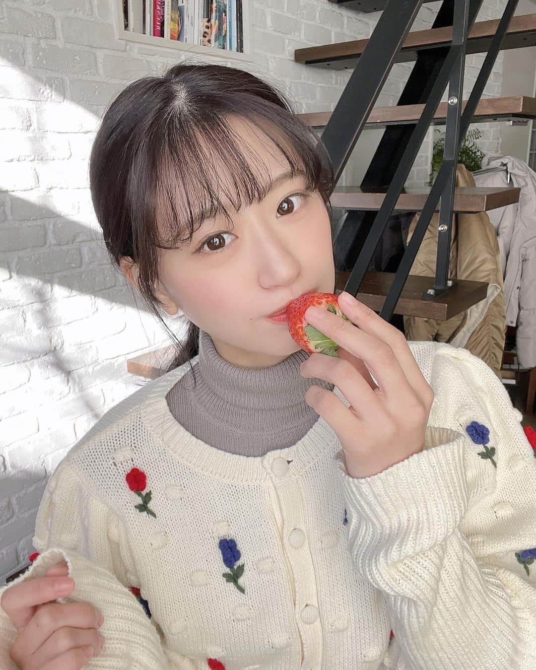 上西怜さんのインスタグラム写真 - (上西怜Instagram)「⠀ 🍓💗 ⠀ ⠀ ⠀ #いちご」1月12日 19時51分 - jonishi_rei