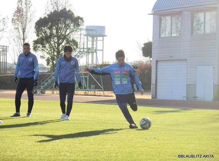 下坂晃城さんのインスタグラム写真 - (下坂晃城Instagram)「. ⚽️👍👍👍👍 #ブラウブリッツ秋田 #下坂晃城」1月12日 20時13分 - 3koooooki0