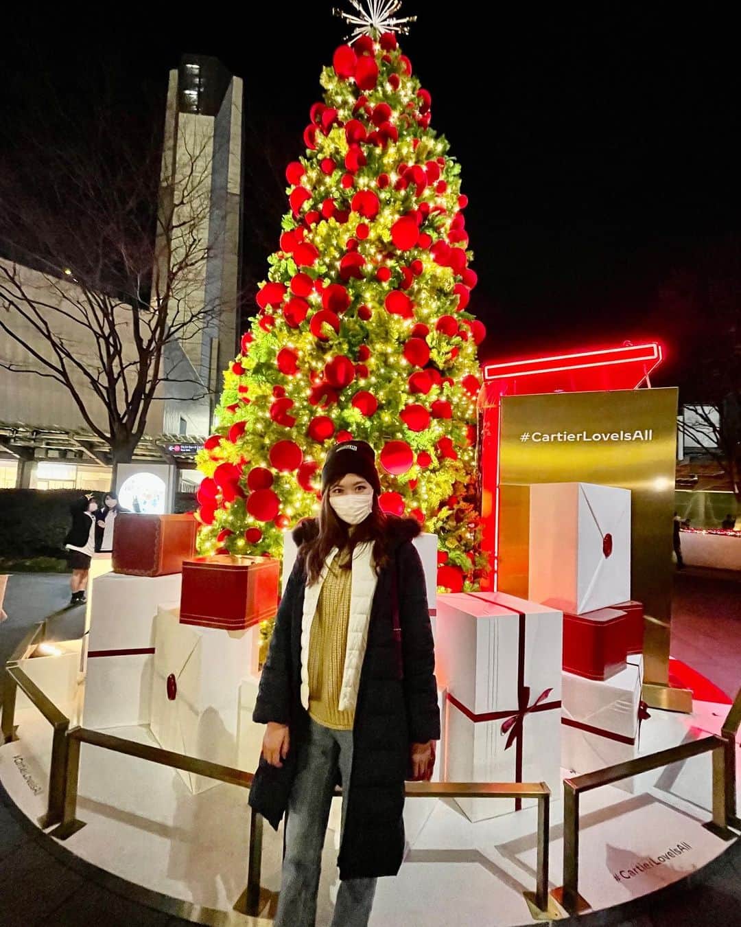 橘ゆりかさんのインスタグラム写真 - (橘ゆりかInstagram)「❄️⛸⛸❄️ ⁡ ⁡ 小学生ぶりのアイススケート🌟 寒かったけどロケーション最高だったよ〜☃️ ⁡ 調子乗って転びそうになったけどギリセーフ😂 ⁡ ⁡ ⁡ #アイススケート #ミッドタウン六本木 #橘ゆりか #シュプリーム #ニット帽 #supreme #gu #gu_for_all #六本木イルミネーション #⛸」1月12日 20時33分 - yuricalcal