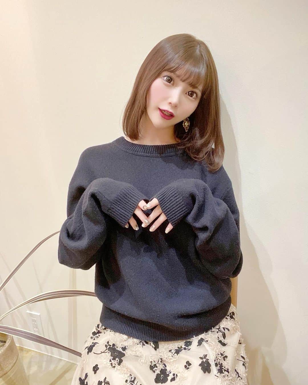 のインスタグラム：「さらさらにしてくれた₍ᐡ• ‧̫ •̥ᐡ₎ @sakichaaaso ✂︎  可愛いスカート🕊 @luvxy_official   #koreanfashion  #koreangirl  #haircolor #ボブ#ボブヘア #韓国ファッション #韓国ヘア#韓国メイク #スカート#オルチャン #オルチャンメイク」