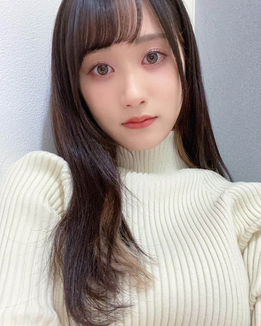 南早紀さんのインスタグラム写真 - (南早紀Instagram)「髪の毛が長いとにやにやしちゃう🥴」1月12日 21時25分 - minamisaki1119