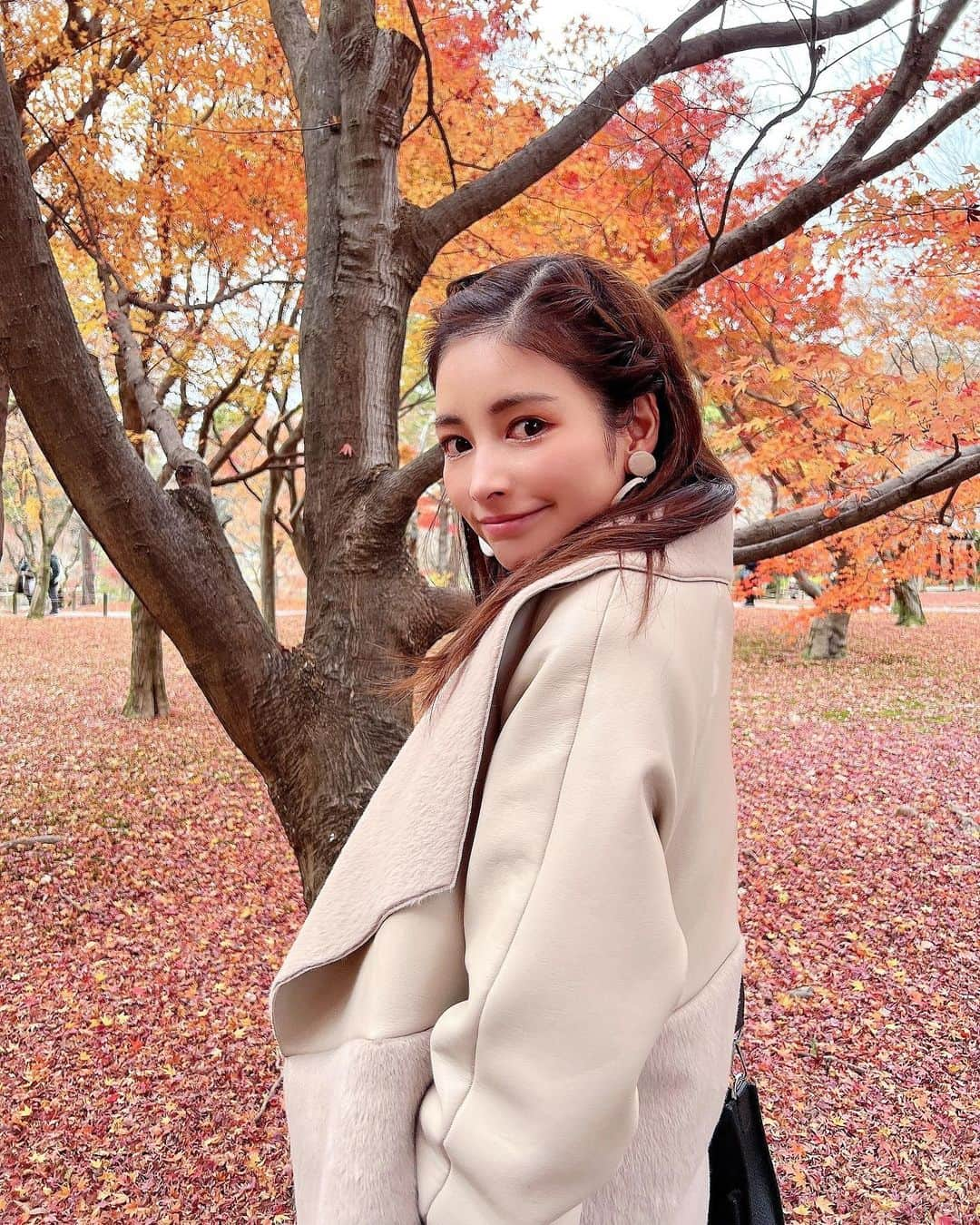 得あゆさんのインスタグラム写真 - (得あゆInstagram)「やりたい事はすべてやる。 今年はなんだか良い感じに進んでいきそうな気がしてる！  可愛いコートは　@eimyistoire_official 💞  京都の紅葉🍁写真まだある。笑 (めっちゃ時差でしかない。得意技。 ・ ・ ・ ・ ・ ・ ・ ・ ・ ・ ・ ・ ・ ・ ・ ・ ・ #東福寺#紅葉#京都#京都観光#京都紅葉#紅葉スポット#雪景色#雪#お寺巡り#京都グルメ#子育てママ#主婦#ママコーデ#ママファッション#ママカメラ#ママライフ#夫婦デート#家族旅行#思い出#年末#年末年始#今年もあと少し#今年もお世話になりました#プレママ#プレママライフ#コート#kyototrip#winterfashion#kyotojapan#temple」1月12日 21時27分 - tokuayu819