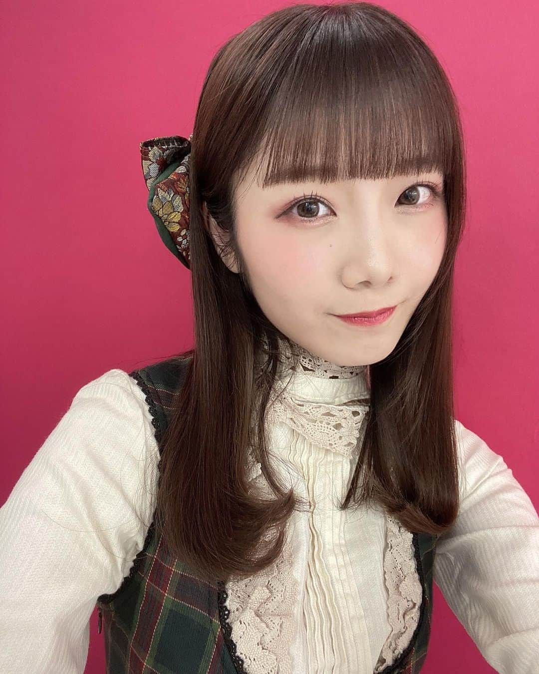 MOMOKAさんのインスタグラム写真 - (MOMOKAInstagram)「・ 改めてお知らせです🙋‍♀️  舞台「赤の女王」に出演します！❤️  作・演出：吉田武寛（LIPS*S／ILLUMINUS） 2022年1月29日(土)～2月6日（日） ＠六行会ホール  ■上演タイムテーブル 1月29日(土)　18:00（Arc） 1月30日(日)　18:00（Coffin） 1月31日(月)　19:00（Arc） 2月1日（火） 14:00(Arc) 19:00（Coffin） 2月2日（水） 19:00（Coffin） 2月3日（木） 14:00(Coffin) 19:00（Arc） 2月4日（金） 休演日 2月5日（土） 13:00(Coffin) 18:00（Arc） 2月6日（日） 12:00（Arc) 16:30(Coffin)   全12公演 私はシングルキャストなので、全公演出演します！！🍑🍑  今回私はアデルという役を演じます。 公演期間も長めなので、是非1公演でも観てくださったら嬉しいです。💖  毎日稽古に励んでおります...！ 今回歌もダンスもしっかりあるので、ダンスや歌が好きな方もぜひ！😊🤝  それでは〜明日も稽古がんばるぞーう！ 行くよ〜のコメントお待ちしてます。😏🙏笑  頑張ります！」1月12日 22時28分 - momoka_jewel