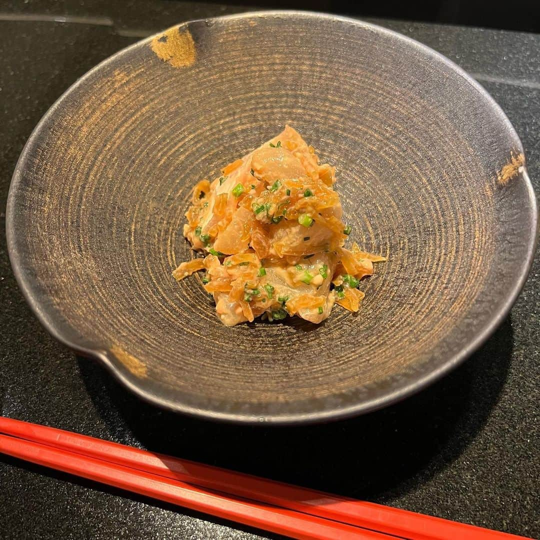 麻美さんのインスタグラム写真 - (麻美Instagram)「トロタクシソゴマ🍣 ． なるべく炭水化物食べたくないから😅 ． 私はいつもコレとお刺身 ． @sushisen_toritsudai」1月13日 12時29分 - mami0s