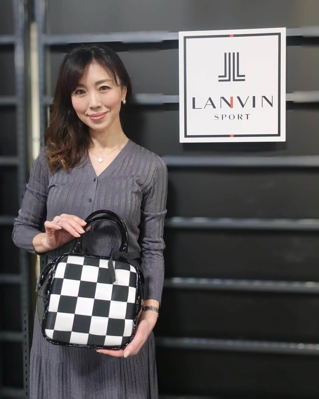 ImotoEtsuyo さんのインスタグラム写真 - (ImotoEtsuyo Instagram)「#おはようございます  ・ ・ @lanvin_sport_official の #2022#aw の展示会へ伺いました。 ・ ・ 今年の秋冬も @lanvin_sport_official のウエア すごくお洒落で機能的。 ・ ・ どれも素敵でした。 早く着てラウンドしたいです⛳️ ・ #lanvinsport  #ランバンスポール  #ゴルフウェア  #golf  #golfwear  #2022aw  #2022」1月13日 6時46分 - bisuhada