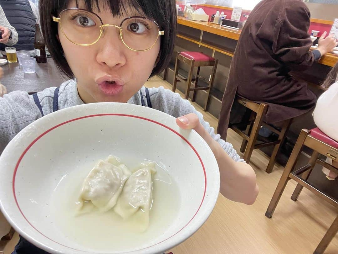 時東ぁみさんのインスタグラム写真 - (時東ぁみInstagram)「宇都宮“食べまくり”ドライブ！ ・ ランチの後はやっぱり餃子でしょ〜🥟 宇都宮一美味しい！？という香蘭さんで焼き・水・揚げいただきました！ ・ 安い！美味しい！は最強だねっ！！ 私的には揚げが1番♡ ・ #時東ぁみ #ドライブ #drive #宇都宮 #utsunomiya #餃子 #gyoza #香蘭 #焼き餃子 #水餃子 #揚げ餃子 #安い #美味しい #コスパ最高 #揚げ餃子が1番好き #🥟」1月13日 9時51分 - amitokito