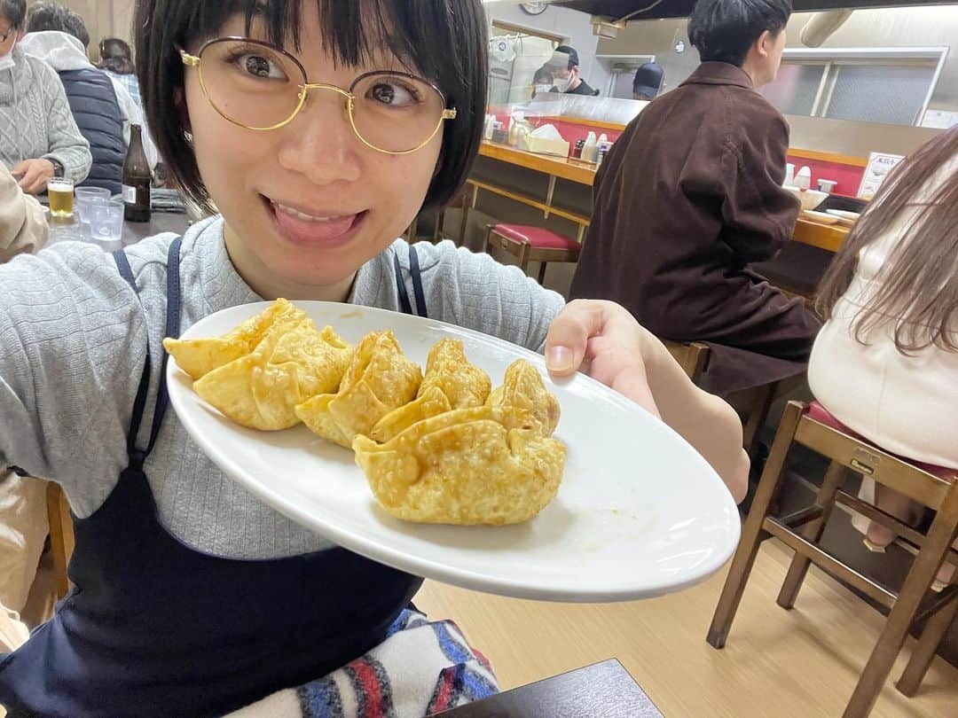 時東ぁみさんのインスタグラム写真 - (時東ぁみInstagram)「宇都宮“食べまくり”ドライブ！ ・ ランチの後はやっぱり餃子でしょ〜🥟 宇都宮一美味しい！？という香蘭さんで焼き・水・揚げいただきました！ ・ 安い！美味しい！は最強だねっ！！ 私的には揚げが1番♡ ・ #時東ぁみ #ドライブ #drive #宇都宮 #utsunomiya #餃子 #gyoza #香蘭 #焼き餃子 #水餃子 #揚げ餃子 #安い #美味しい #コスパ最高 #揚げ餃子が1番好き #🥟」1月13日 9時51分 - amitokito