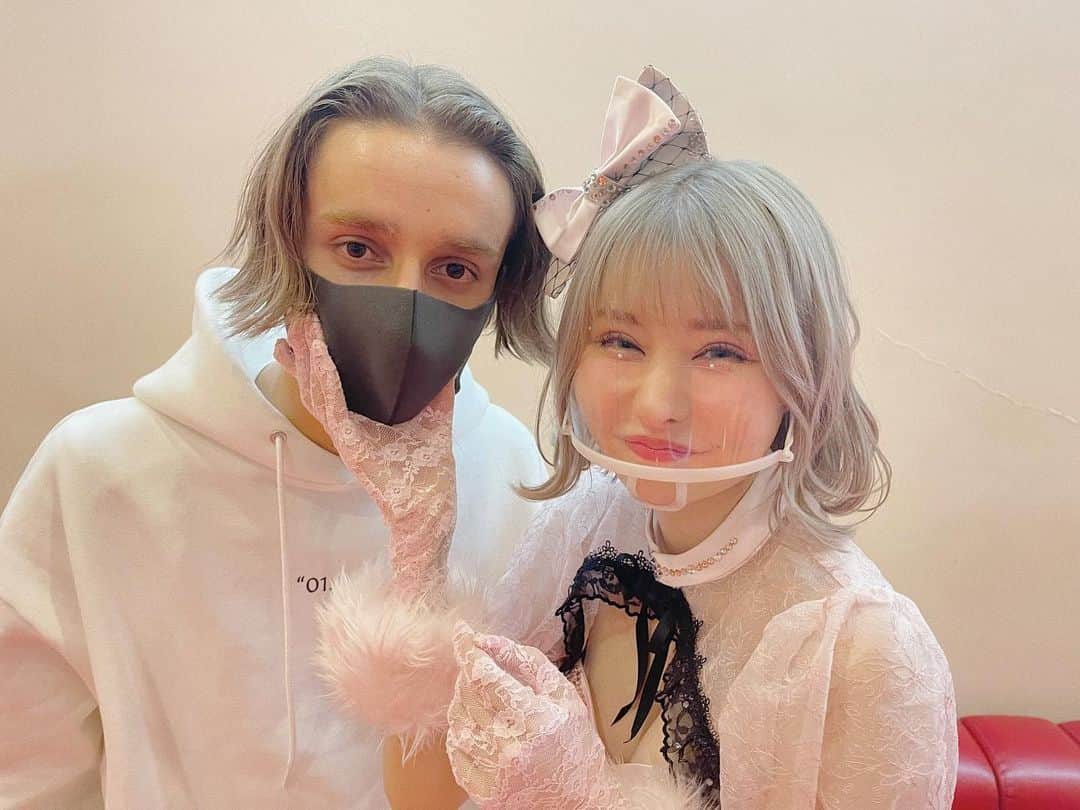 イペック・エムレ（エムレエネス兄弟）さんのインスタグラム写真 - (イペック・エムレ（エムレエネス兄弟）Instagram)「先日femme fataleのライブ行ってきました〜👀 相変わらず最強の姉妹だったね🔥🔥  #エムエネ #兄弟コーデ #戦慄かなの #頓知気さきな #ファムファタール #ワンマンライブ #姉妹 #アイドル #femmefatale #live #tokyo」1月13日 22時15分 - emre.i.p.e.k