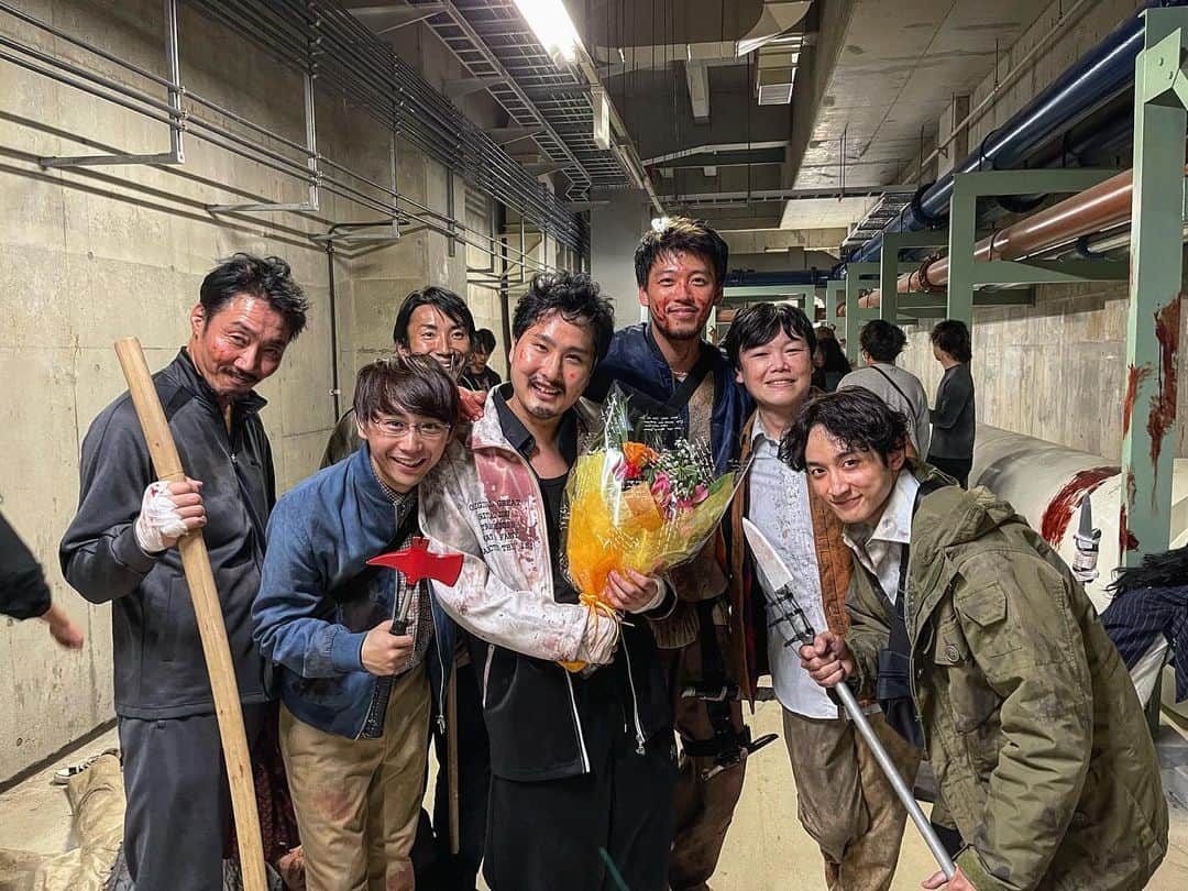 竹内涼真のインスタグラム：「#君と世界が終わる日に   　　　　　特別編　2/25  やっと報告ができて嬉しいです。  新たな出逢いがあって幸せな現場でした  皆様お楽しみに。」