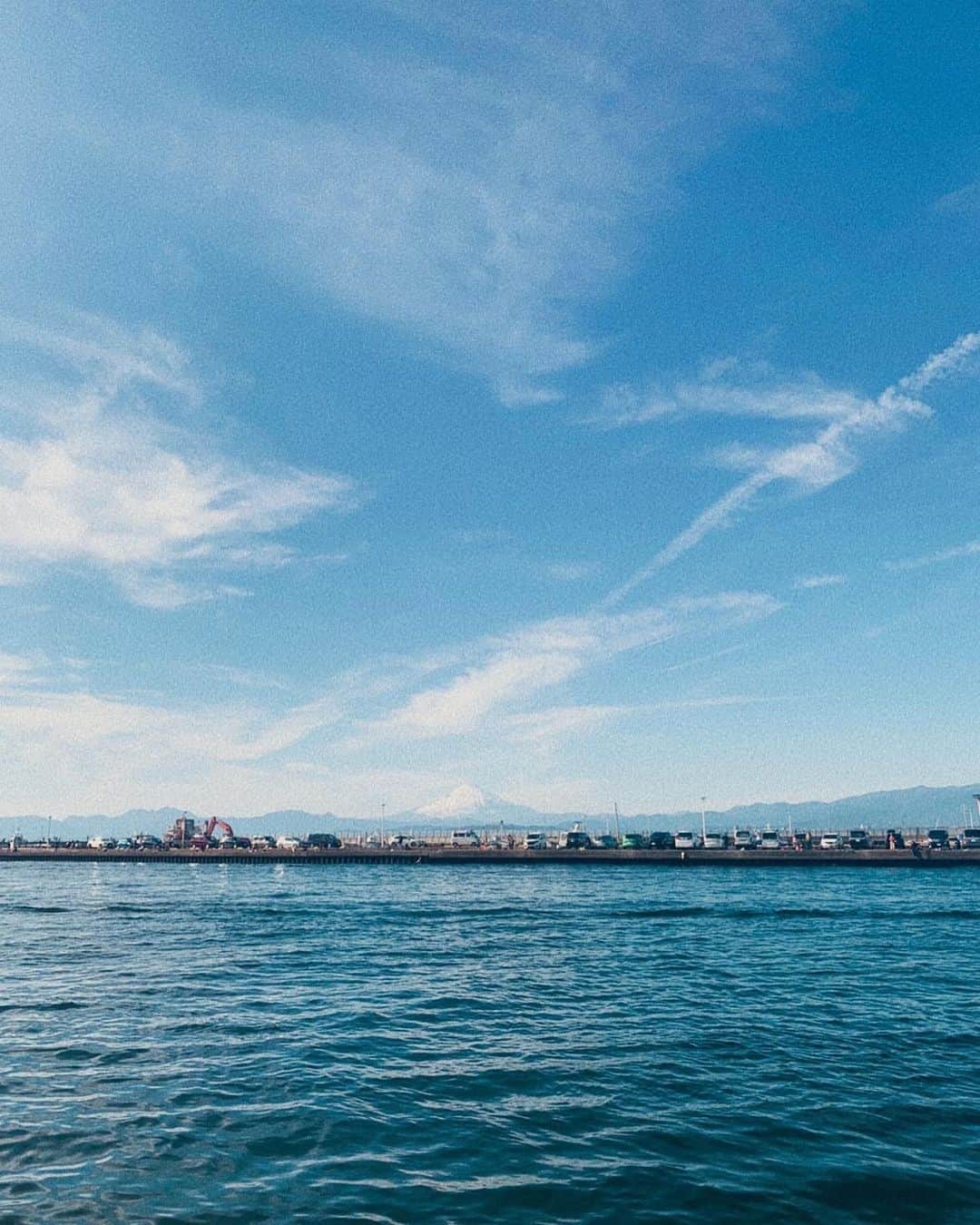 野崎奈菜さんのインスタグラム写真 - (野崎奈菜Instagram)「江ノ島と鎌倉 ⁡ 1枚目友達とカップルっぽくしたいねと。 なのでガニ股でメンズ感を出しました、」1月13日 21時22分 - lunelapin_na7
