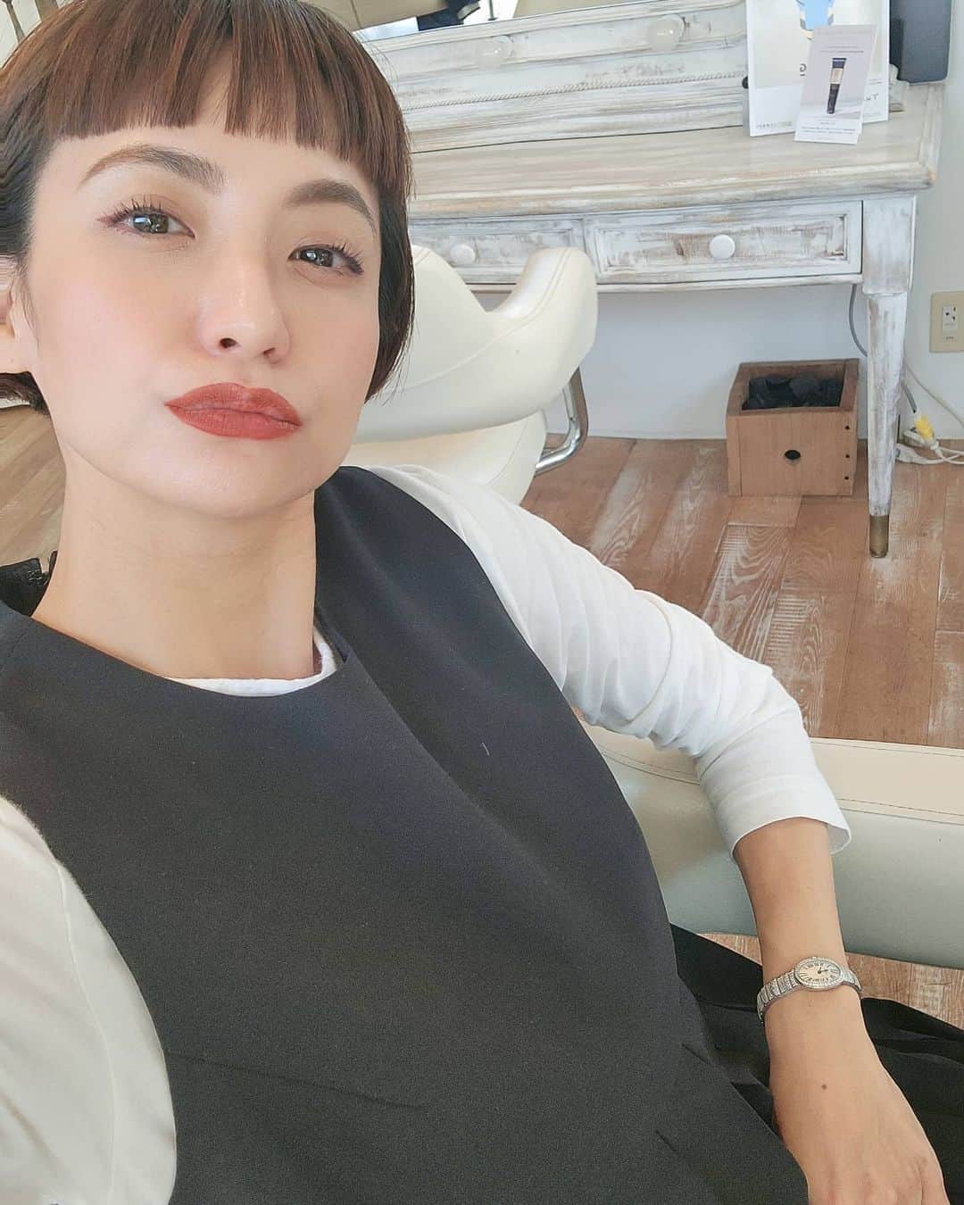 三喜本惠美さんのインスタグラム写真 - (三喜本惠美Instagram)「・ 今日は今年初髪の毛を切り 洗車をして サングラスを買いました！ @twiggytokyo　担当:山本さん カラーはずーっと @sakuraimadoka 夜は自宅でネイルをしてもらい整います♪」1月13日 14時31分 - megumi_mikimoto