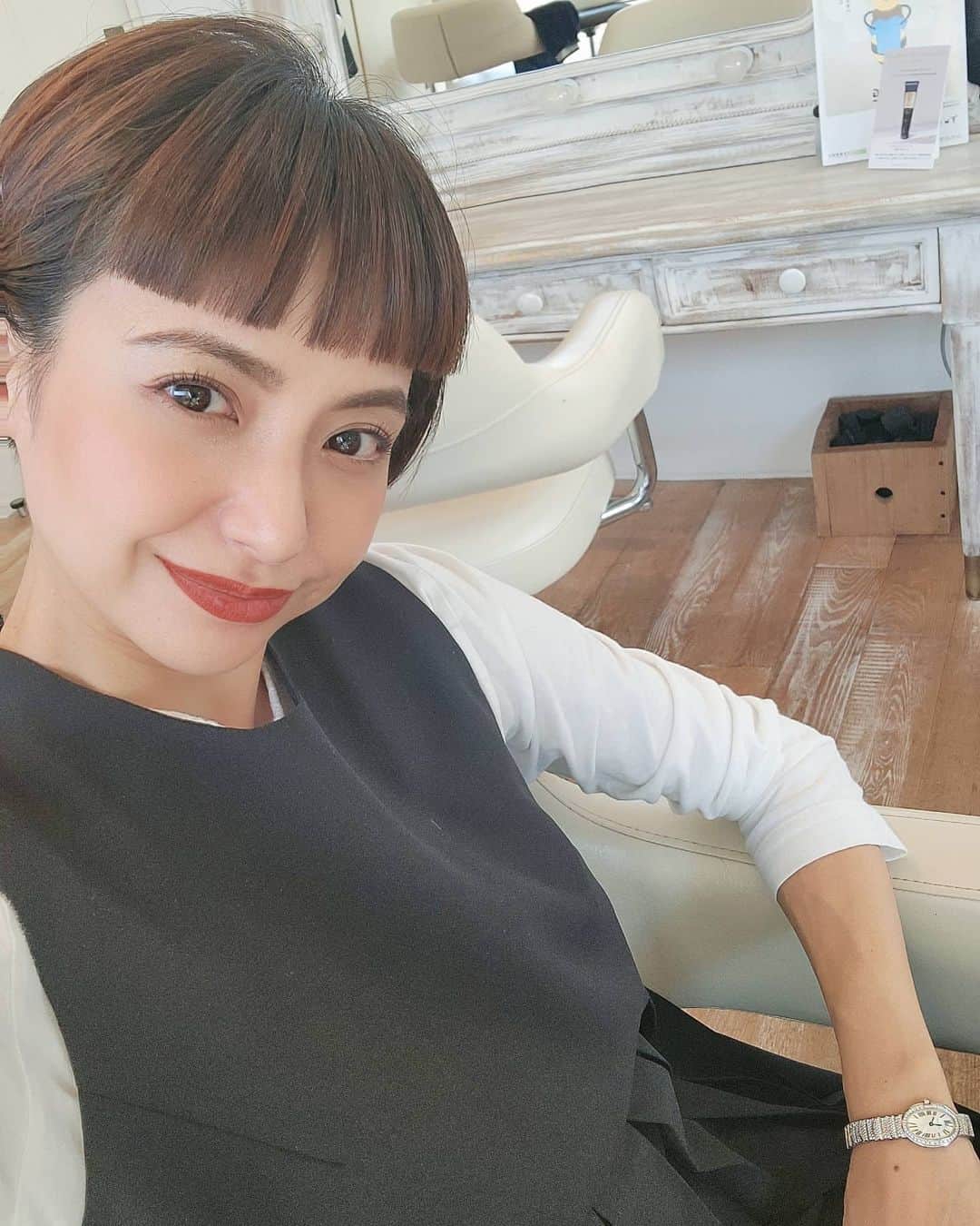 三喜本惠美さんのインスタグラム写真 - (三喜本惠美Instagram)「・ 今日は今年初髪の毛を切り 洗車をして サングラスを買いました！ @twiggytokyo　担当:山本さん カラーはずーっと @sakuraimadoka 夜は自宅でネイルをしてもらい整います♪」1月13日 14時31分 - megumi_mikimoto