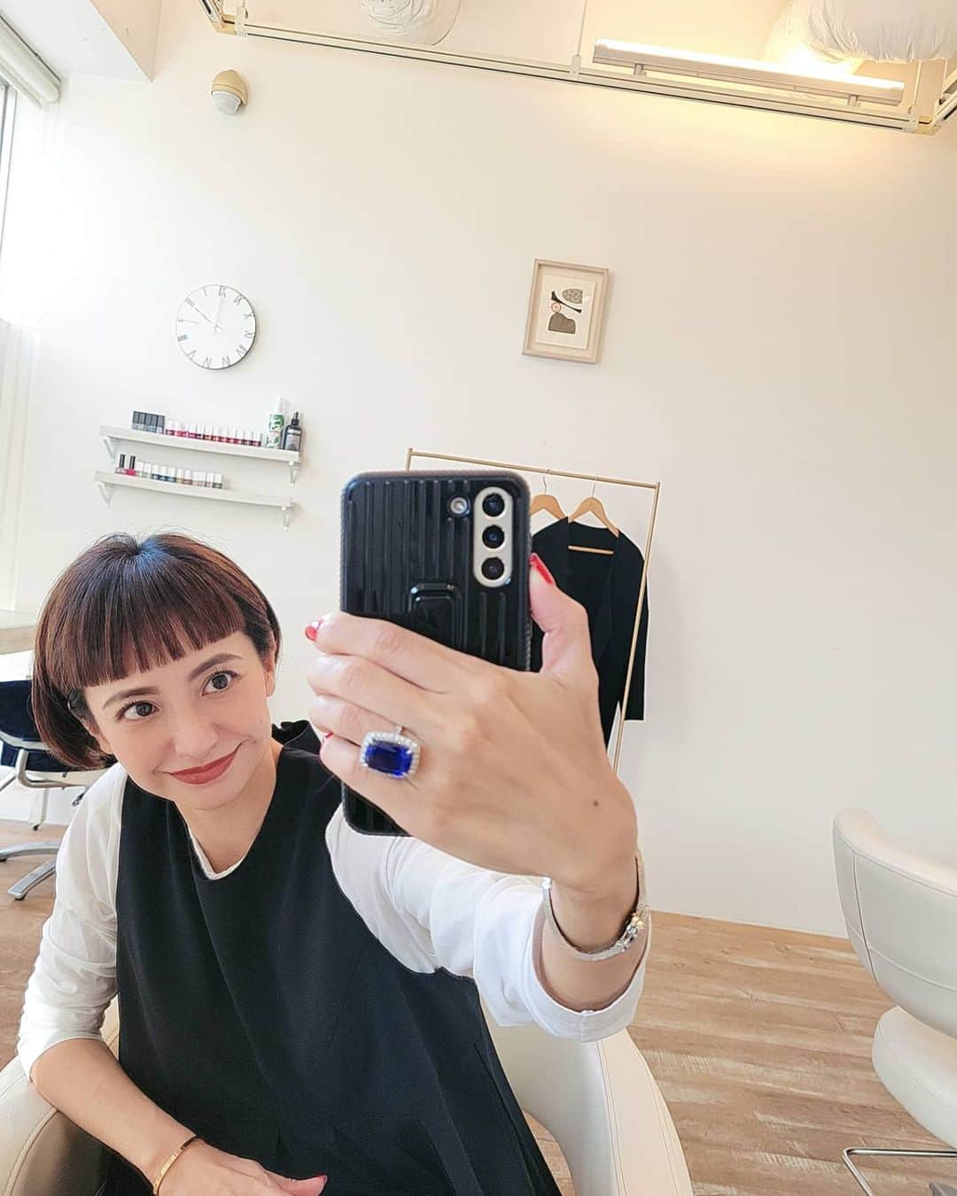 三喜本惠美さんのインスタグラム写真 - (三喜本惠美Instagram)「・ 今日は今年初髪の毛を切り 洗車をして サングラスを買いました！ @twiggytokyo　担当:山本さん カラーはずーっと @sakuraimadoka 夜は自宅でネイルをしてもらい整います♪」1月13日 14時31分 - megumi_mikimoto