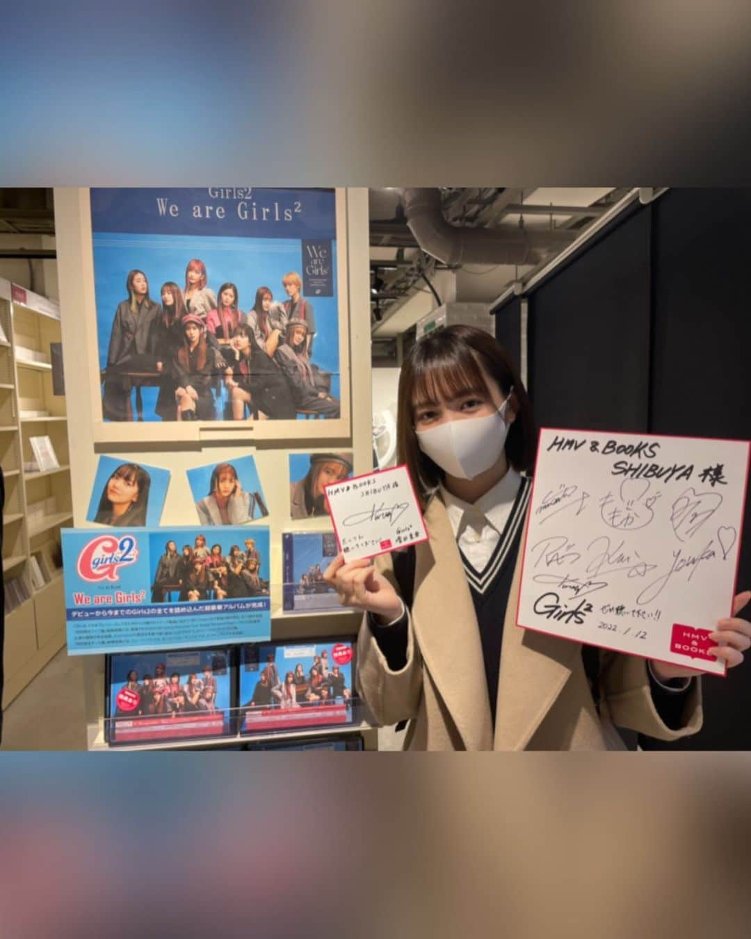 Girls²さんのインスタグラム写真 - (Girls²Instagram)「1st ALBUM「We are Girls² 」を記念して、 💕HMV&BOOKS SHIBUYAさん💕と 💫SHIBUYA TSUTAYAさん💫に 來亜がお邪魔させていただきました！ ⁡ サインとPOPも書かせていただきましたので是非チェックしてください😉 ⁡ @shibuya_tsutaya @hmvbooksshibuya ⁡ #WeareGirls2発売 #Girls2 #ガールズガールズ #80sLover  #人人人生紹介ソング #小田柚葉 #隅谷百花 #鶴屋美咲 #小川桜花 #増田來亜 #菱田未渚美 #山口綺羅 #原田都愛 #石井蘭」1月13日 19時11分 - girls2_official