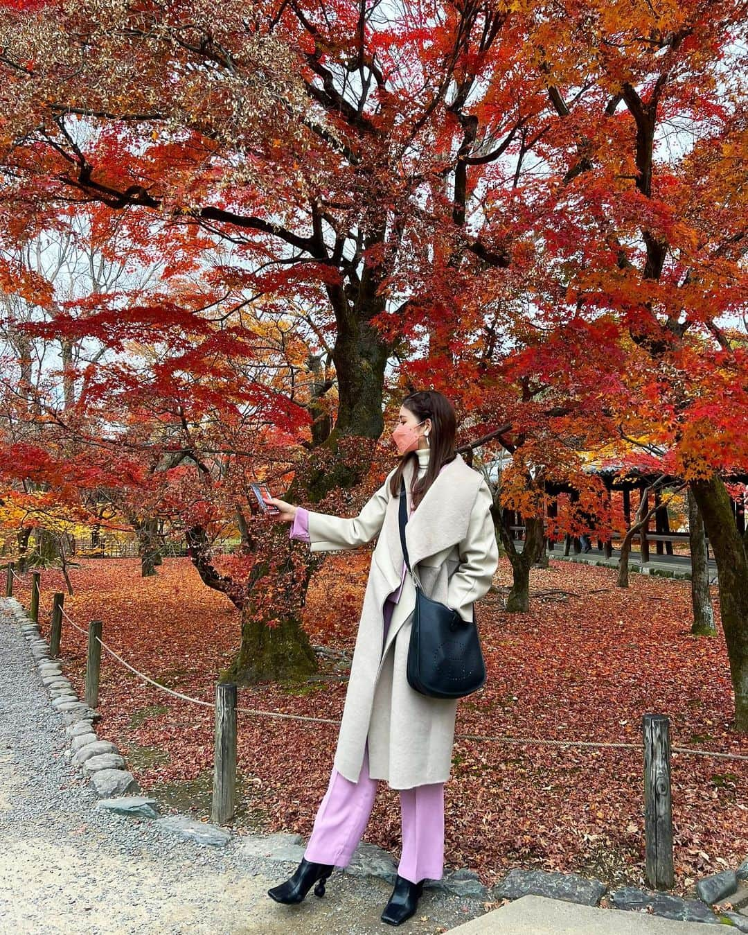 得あゆさんのインスタグラム写真 - (得あゆInstagram)「載せてなかった写真たち🍁→→→  コートの全身みたいって言われてたので🤍 このコート本当に上品で女性らしくて好き🤍 coat&boots : @eimyistoire_official setup : 韓国で購入したもので分からず🥲 ・ ・ ・ ・ ・ ・ ・ ・ ・ ・ ・ ・ ・ ・ ・ ・ ・ ・ ・ ・ ・  #東福寺#紅葉#京都#京都観光#京都紅葉#紅葉スポット#雪景色#雪#お寺巡り#京都グルメ#子育てママ#主婦#ママコーデ#ママファッション#ママカメラ#ママライフ#夫婦デート#家族旅行#思い出#年末#年末年始#今年もあと少し#今年もお世話になりました#プレママ#プレママライフ#コート#kyototrip#winterfashion#kyotojapan#temple」1月13日 19時28分 - tokuayu819