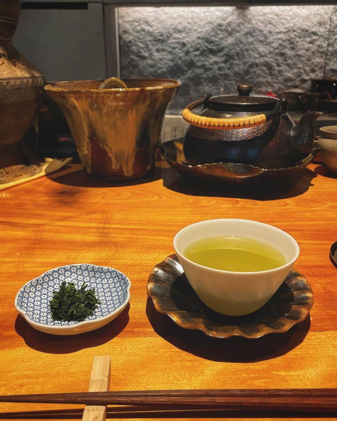 宮内理沙さんのインスタグラム写真 - (宮内理沙Instagram)「🍵💭 . . 昔からお茶が好きで色々なお茶屋さんに行っているのですがお茶のカクテルを出してくれるところって珍しい気がする🧐🍸✨ . 雰囲気もおしゃれで落ち着く感じなのでおすすめです😙 . . #mixologysalon #teasalon  #greentea  #ginzasix」1月13日 22時39分 - risa_miyauchi