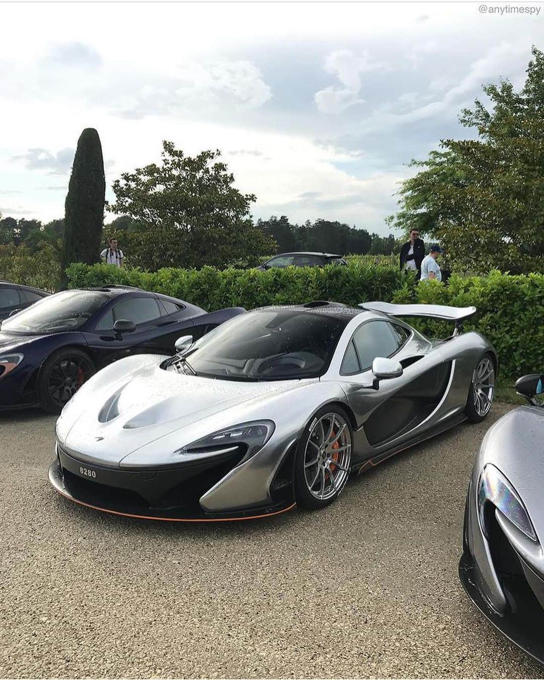 Amazing Carsさんのインスタグラム写真 - (Amazing CarsInstagram)「Would you own a chrome McLaren P1?🤔  Photo via: @anytimespy   #McLaren #P1 #McLarenP1」1月13日 22時42分 - amazingcars247