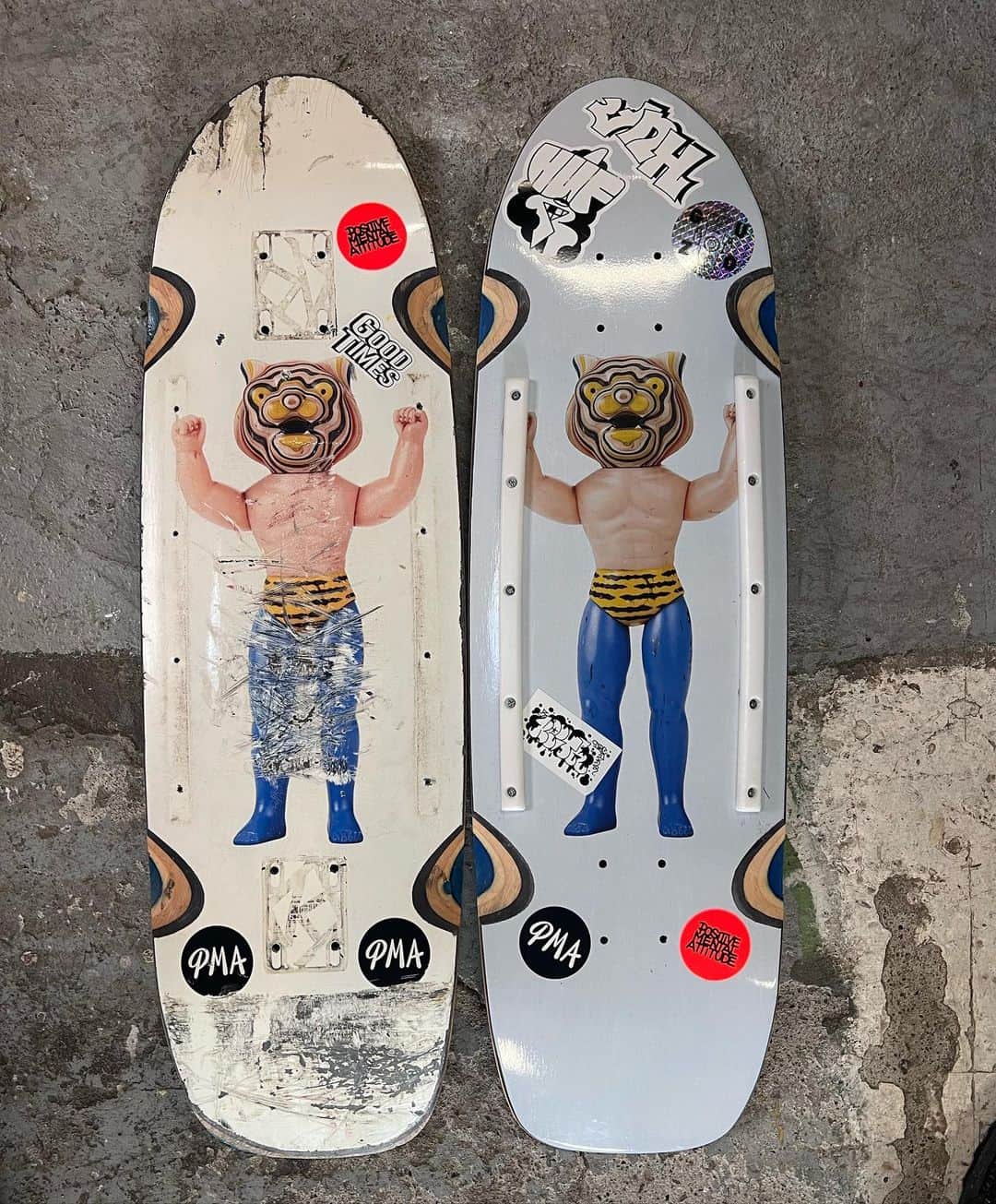 HAROSHIのインスタグラム：「From 2019 to 2022.   I've been using the one board for three years, including last year when I had a broken bone. When I was a teenager, I had to change the deck every few months, but now I don't even know when to change it. But even if I change it, it's still the same tiger mask deck 😂 And then Old tiger mask deck going to be a part of “mosh pit “ soon 👍」