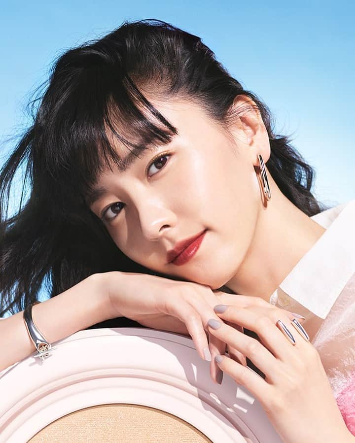 新垣結衣　ファンアカウントのインスタグラム：「#新垣結衣 #ガッキー #kose #エスプリーク #esprique」