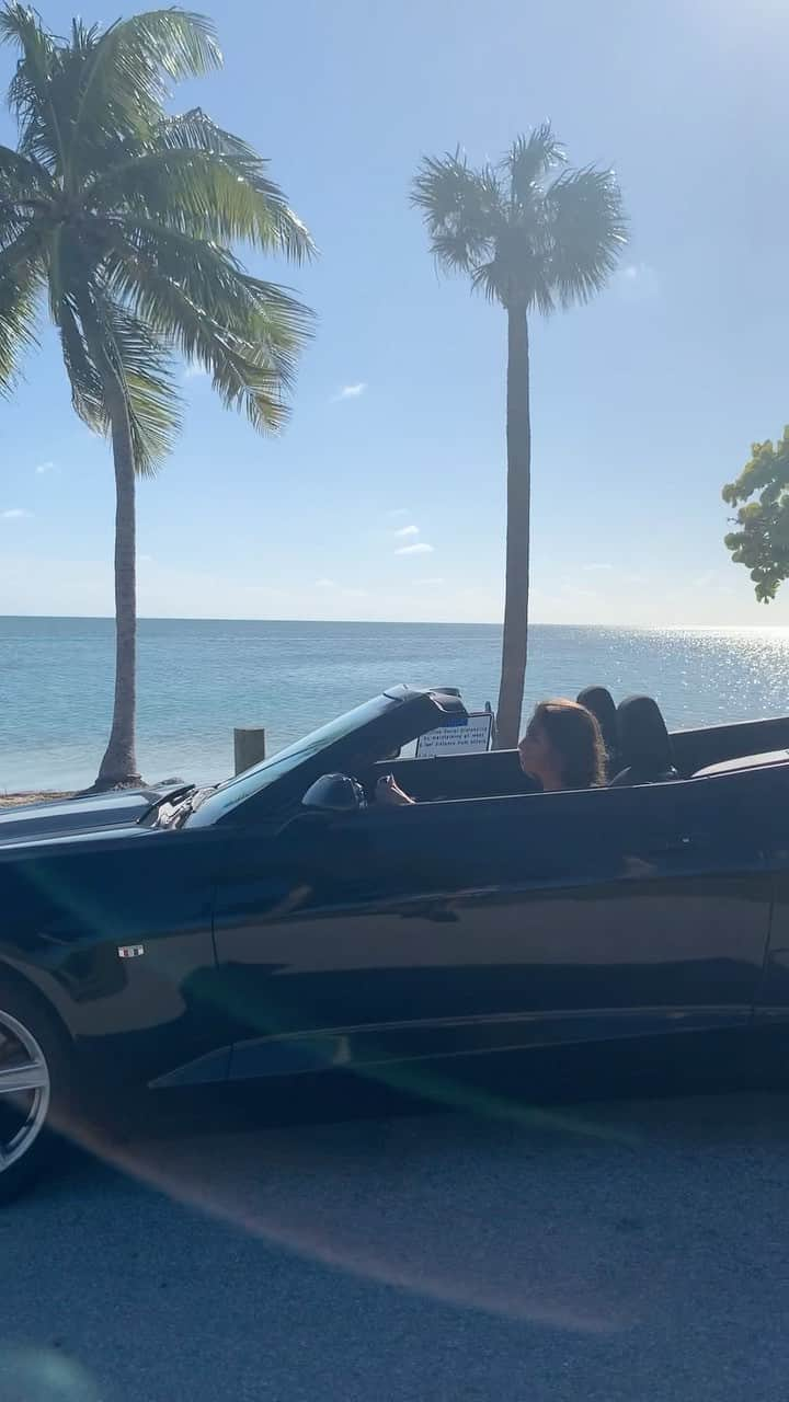 Karolina Bojarのインスタグラム：「These are the moments I live for ✌🏼 World is beautiful! 🌎🇺🇸  #fun #USA #Florida #FloridaKeys #trip #driver #AtlanticOcean #lovelife」