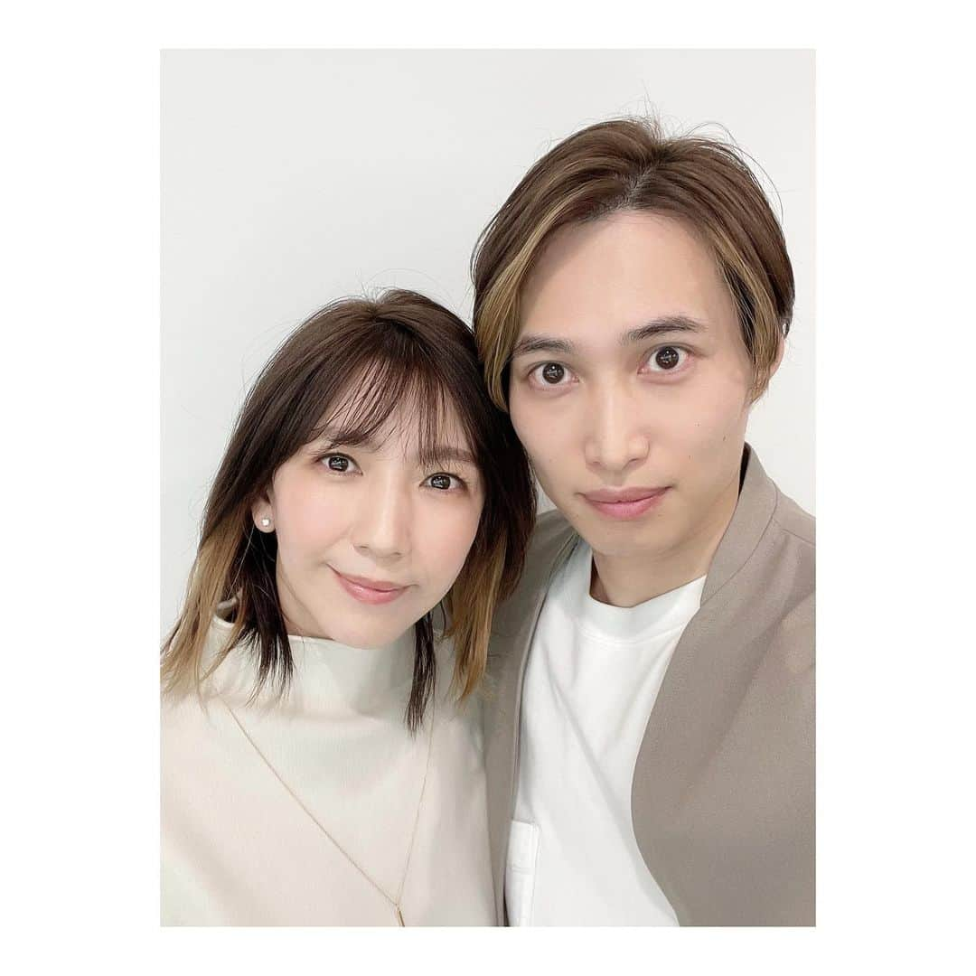 瀬奈じゅんさんのインスタグラム写真 - (瀬奈じゅんInstagram)「⁡ ⁡ 先日、夫婦で特別養子縁組についての取材を受けてきました。 詳細はまた改めてお知らせ致します。 ⁡ ⁡ こうやって取材を受けると、育児に追われて忘れかけていた不妊治療で心身共にボロボロになった日々や息子に巡り会えた奇跡を、想い、言葉にする事で初心に帰れます。 ありがたい時間です。 ⁡ これからも少しでも特別養子縁組の正しい知識が一般的に認知され、新しい家族のカタチが受け入れられる優しい世界になるよう、真心を込めて発信して参ります。 ⁡ いつも私達家族を温かく見守って下さり、ありがとうございます。 ⁡ ⁡ #特別養子縁組 #不妊治療 #新しい家族のカタチ #ちいさな大きなたからもの #千田真司 #瀬奈じゅん」1月14日 16時55分 - junsena_official