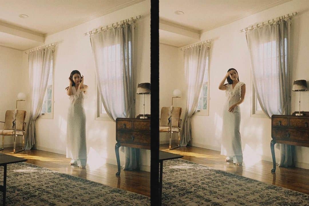 のインスタグラム：「以前の心ときめく撮影♡ @peche_magazine   メンバーは、 @aya_yagishita  @yuzuko_makeup  と言う、Pop時代に大好きなコンビでした！♡あっという間で、とーっても楽しかった✨  心ときめくといえば… 今日も、とても素敵な時間を過ごしました。 心の声と大切な人たちと向き合った末に、わたしの一本筋が通った瞬間というか。  それってほんとにしたいこと？ 周りを気にしてない？ 自分の心がほんとに動かされてる？ 頭で考えすぎてない？  ほんとにやりたいことって 考える前に行動できちゃったりするもので、 えい！ってできちゃう事だったりするんだよね。  大人になるとリスクヘッジ考えすぎる😮‍💨 (大切ではあるけど)  今は、それをやり遂げることが、 ただただ楽しみで仕方ないのです♡  希望とゆめ。  何者になったとしても 大切に持ち続けていたいし、 火を灯し続けたいなと感じます。  達成することが正解ではないし、 大きなゆめじゃなくてもいいと思う。  それがあるとないとで 今日と言う一日の捉え方が大きく変わる そんなきがする♡  と言うわけで一度きりの人生楽しも♡  みなさま、今週もお疲れ様です☺️ また頑張りましょう♪✨✨✨」