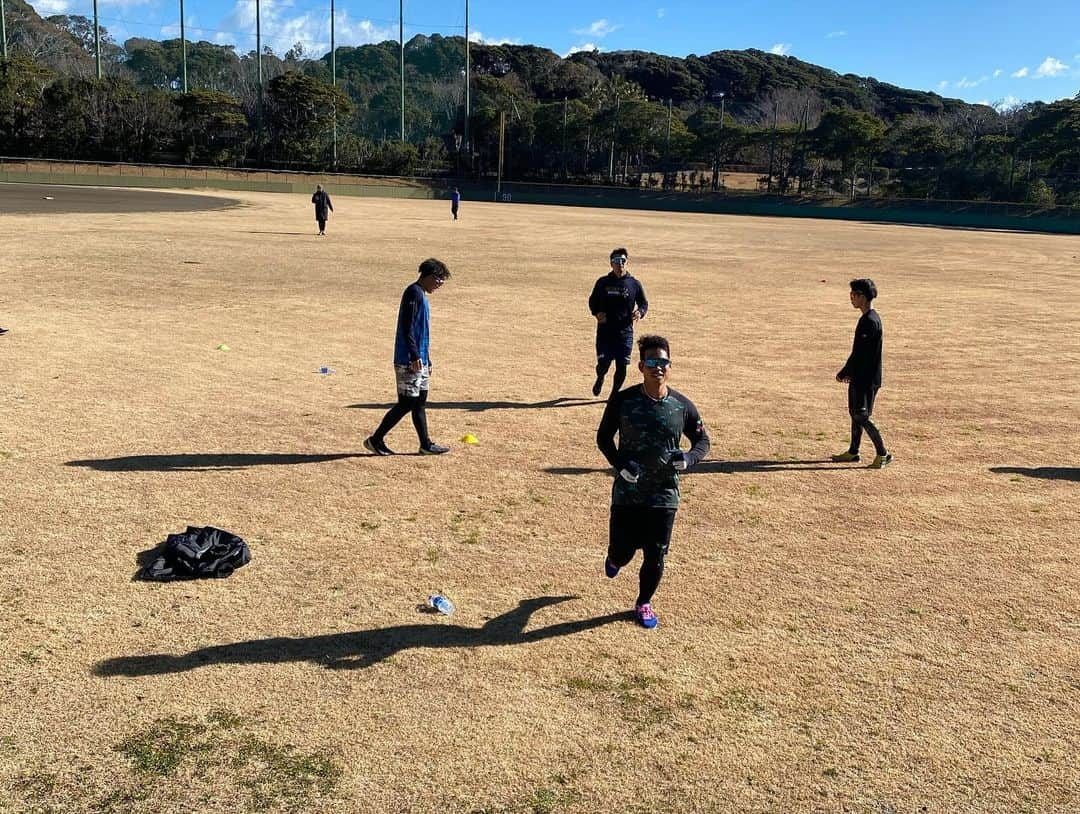 井野卓さんのインスタグラム写真 - (井野卓Instagram)「今年もスタートはここから(^^) みんなの活躍を楽しみにしてるよ！  #くわ#ぎゅう#ぺぺ#たなべ#ゆうだい #館山」1月14日 10時44分 - suguru.ino63