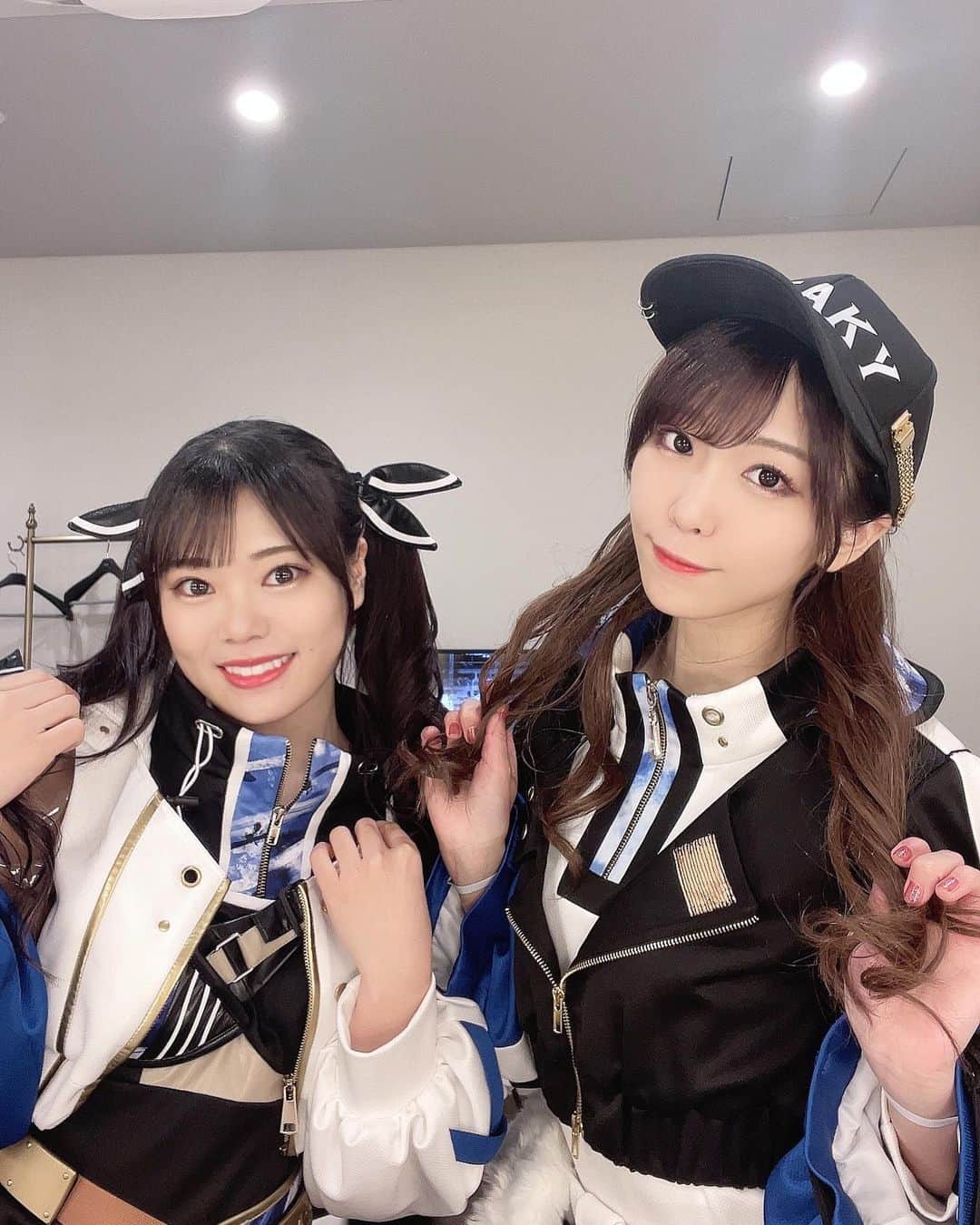 愛美のインスタグラム：「ち。 あれ…？一瞬変顔…？気のせいか… . #D4DJ_HaH #D4DJ #グルミク #ピキピキ」