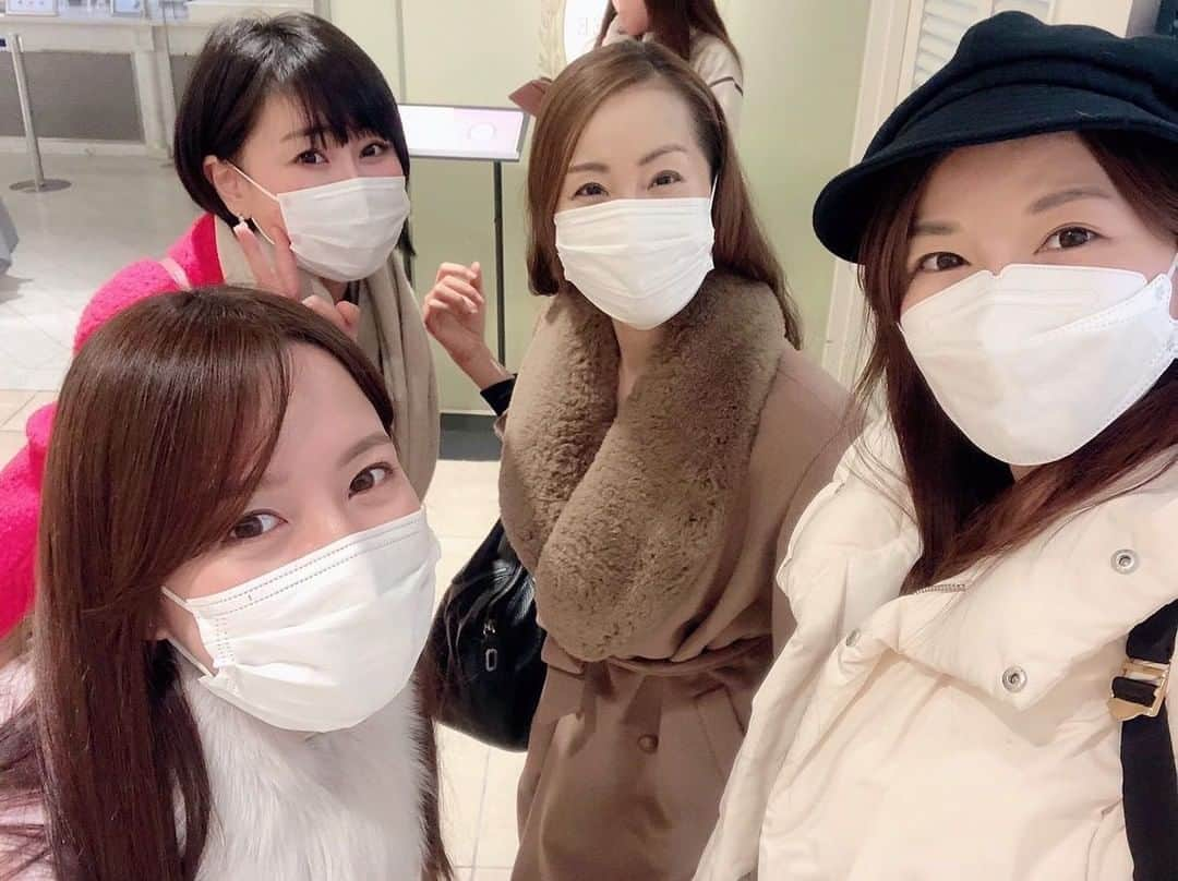 加藤あやのさんのインスタグラム写真 - (加藤あやのInstagram)「先日、熟女会してきました😚✨ （スカパー2019熟女賞ノミネートメンバーの会を私達は熟女会と呼んでます😚）  こうやって、定期的に会える存在って素敵だなぁと、、😌✨ そして、みんな元気で良かったです😚✨✨ とても癒されました😚💛 なっちゃん、ともかちゃん、みおさん、ありがとう☺️✨  ランチとお茶をしましたが、丸くてカラフルなものを食べている、そして撮った写真がこれだけってほど、話が盛り上がりました😌✨」1月14日 14時56分 - ayano_kato929