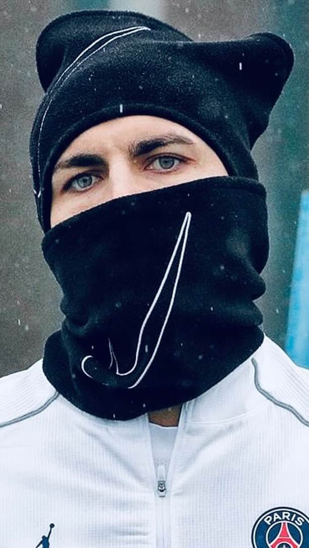 のインスタグラム：「Una semana más ❄️💪🏼, todo listo para el partido de mañana 🔵🔴 #ligue1 #parcdesprinces #psg #brest   Encore une semaine ❄️💪🏼, tout est prêt pour le match de demain 🔵🔴  One more week ❄️💪🏼, everything ready for tomorrow's game 🔵🔴  @psg  @nikefootball」