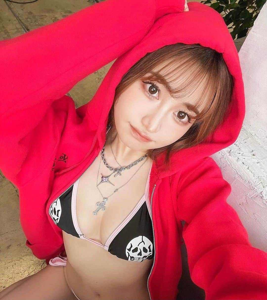 美女美容事情さんのインスタグラム写真 - (美女美容事情Instagram)「《赤色フード美女❤️🥰》⁠⠀ *⠀⠀⠀⠀⠀⠀⁠⠀⁠⠀⁠⠀⁠⠀⁠⠀ 今回ご紹介させて頂きますのは!!👀❤️⁠⠀⁠⠀⁠⠀⁠⠀⁠⠀ 月城まゆさん<@xo_mayu_xo> の素敵なお写真📸⠀⁠⠀⁠⠀⁠⠀ *⠀⁠⠀ セクシーな水着でかわいいですね💕👙⠀ 色気もありとても美しいです💖✨⠀ *⠀⁠⠀⁠⠀⁠⠀⁠⠀⁠⠀ 月城まゆさん<@xo_mayu_xo> 素敵な投稿をありがとうございました☺️📸✨⠀⁠⠀ 月城まゆさんのアカウントには他にも素晴らしい投稿が沢山ありますので是非覗いてみてくださいね💁‍♀️💙⁠ ⁠⠀ ⠀⠀⁠⠀⁠⠀⁠⠀⁠⠀ △▼△▼△▼△▼△▼△▼△▼△▼△▼ ⁠⠀⁠⠀⁠⠀⁠⠀ ❤️🧡💛「ビジョビ (美女美容事情)」💚💙💜⠀⠀⠀⠀⠀⠀⠀⠀⠀⠀⠀⠀⠀⠀⁠⠀⁠⠀⁠⠀⁠⠀⁠⠀⁠⠀ 👇掲載ご希望の方は👇⠀⠀⠀⠀⠀⠀⠀⠀⠀⠀⠀⠀⠀⠀⠀⁠⠀⁠⠀⁠⠀⁠⠀⁠⠀⁠⠀ @b_b_j.jタグ付けと🖤 #ビジョビ ⁠⠀⁠⠀ 🖤タグ付けお願いします⠀⠀⠀⠀⠀⠀⠀⠀⠀⠀⠀⠀⠀⠀⠀⁠⠀⁠⠀⁠⠀⁠⠀⁠⠀⁠⠀ △▼△▼△▼△▼△▼△▼△▼△▼△▼ ⁠⠀⁠⠀ #美人#美女#水着#ビキニ⠀ #グラビア#インスタグラビア⠀ #ストリートグラビア⠀ #インスタ美女#インスタ美人」1月14日 18時07分 - b_b_j.j