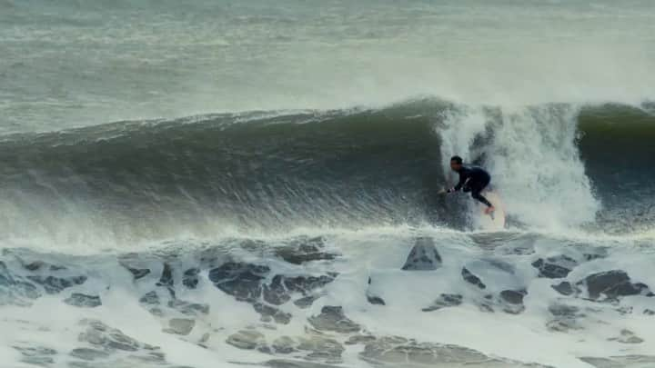 大原洋人のインスタグラム：「こういう波早くやりたい  Waves has been too small in Japan..  Can’t wait to get barrel  Film @jet_akira」