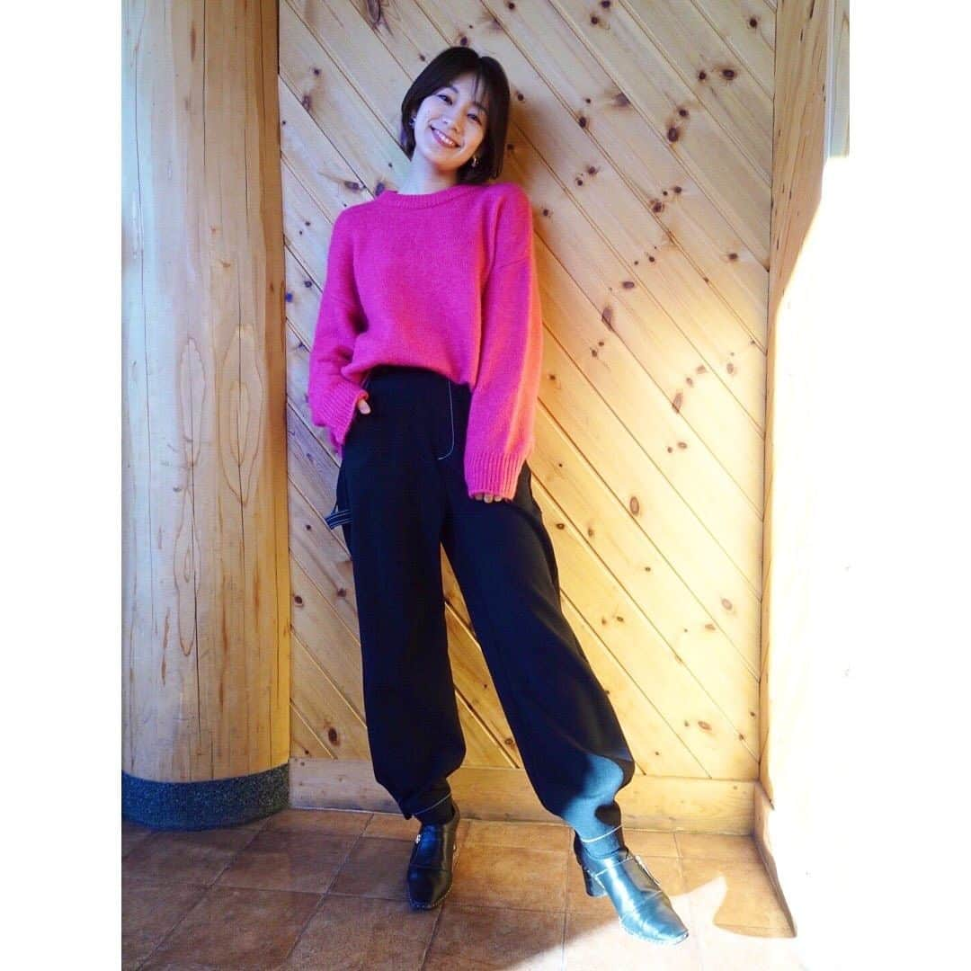 佐藤美希さんのインスタグラム写真 - (佐藤美希Instagram)「明日朝放送のとちぎテレビ「魅せます！とちブラ〜とちぎブランド・ぶらり〜」のテーマは"とちぎのいちご"🍓 ⁡ とちぎのいちごのニューフェイス✨ いちご狩りしてきました〜！ ぜひご覧ください☺️ ⁡ ・とちぎテレビ1月15日(土)8:30〜 [再放送]1月20日(木)20:00〜 ・東京MX(MX2)1月22日(土)7:45〜 ・群馬テレビ1月23日(日)18:45〜 ・KBS京都1月23日(日)22:15～ ⁡ ⁡ 衣装 ニット→ @manana_suerte  パンツ→ @_vacancy_official   #とちブラ #とちぎブランド #とちぎのいちご #とちあいか #🍓 #いちご狩り #食べてる時の顔 #一口がいつも大きいんだよね #manana #vacancy #オーバーニットもゆるっとパンツも好き #明日は #いちごの日」1月14日 18時46分 - satomiki0626