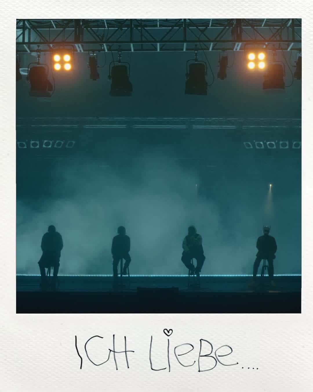CROのインスタグラム：「ICH LIEBE out now! ⭐⭐⭐⭐ ⁠ @majan.614 @edosaiya @badchieff」