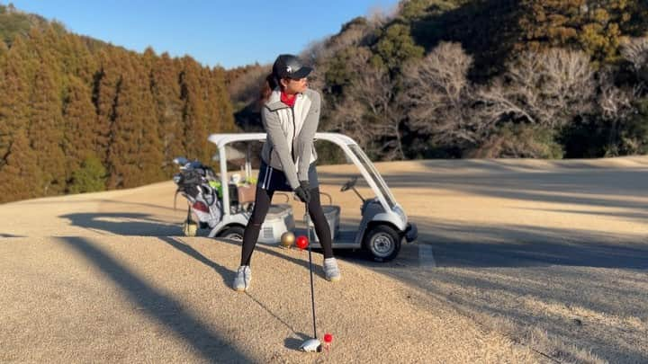 坪井保菜美のインスタグラム：「⛳️ロケハンメンバーでコース下見ゴルフ  難しいコースだったので、 なかなか面白い事になるだろーな🏌🏻‍♀️🏌🏻‍♂️  楽しみ‼︎ そしてがんばります🔥  #トーヨーカントリークラブ #ゴルフ」