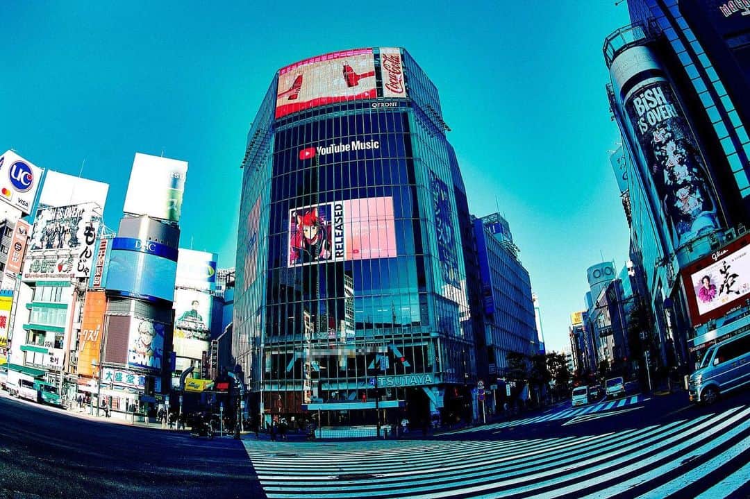 莉犬さんのインスタグラム写真 - (莉犬Instagram)「渋谷を飾る男.......  莉犬くん......  かっけぇ......😈✨  #莉犬くん #すとぷり #シャッターチャンス #和音 #かっこいい #惚れる #最高 #最強 #天才」1月14日 19時56分 - riinukun