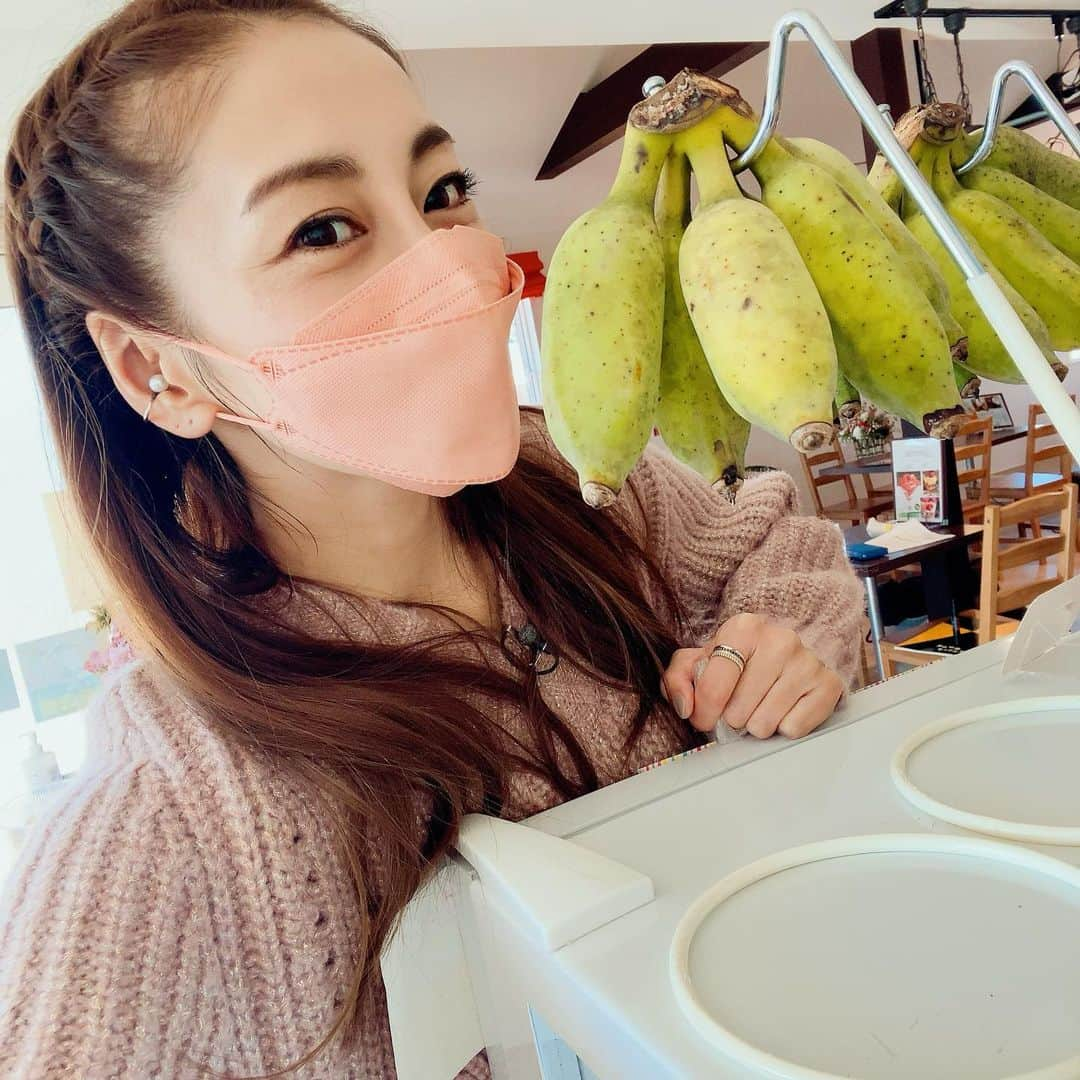 熊切あさ美さんのインスタグラム写真 - (熊切あさ美Instagram)「今日も一日お疲れ様でした☺️ 明日はすごく楽しみにしていたロケ☺️ そして明後日はイベント 毎日に感謝しながら おやすみなさい🌙 #ありがとう　#感謝　#熊切あさ美 🍀福家書店　新宿サブナード店にて 1月16日12時から 写真集、DVDのイベント☺️ 詳しくは福家書店のホームページを観てね🎍🍀 🍀写真集「密の香り」発売中🍀 🍀DVD「ありのままの私」発売中🍀 🍀デジタル写真集「美のトライアングル」ピラミッドLADYS発売中🍀 🍀デジタル写真集「艶めいて不死鳥」発売中🍀」1月14日 21時48分 - asami_kumakiri