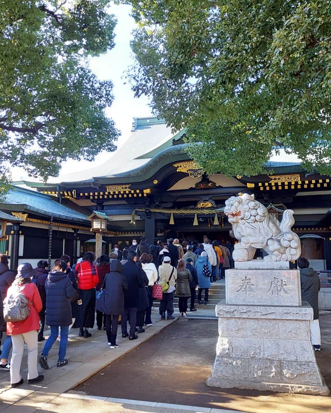 佐藤純さんのインスタグラム写真 - (佐藤純Instagram)「早稲田にある穴八幡宮へ⛩️✨  天気もよくて、青空に朱色の鳥居がとっても綺麗でした😊  お札をいただき、参拝して帰ろうと思ったら、前から可愛い人が歩いてくるー💕と思ったら、モデル仲間の岩崎良美ちゃんでした😆  嬉しい偶然❤  #穴八幡宮 #一陽来復 #早稲田 #岩崎良美 ちゃん #偶然の再会 #嬉しい #ママ #ママモデル #モデル #mama #mamamodel #model」1月14日 21時57分 - junsatoidea