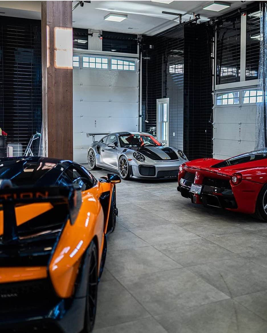 Amazing Carsのインスタグラム：「Dream garage?!  Photo via: @thetriplefcollection / @shotsbyced   #Porsche #GT2 #GT2RS #McLaren #Senna #Ferrari #LaFerrari」