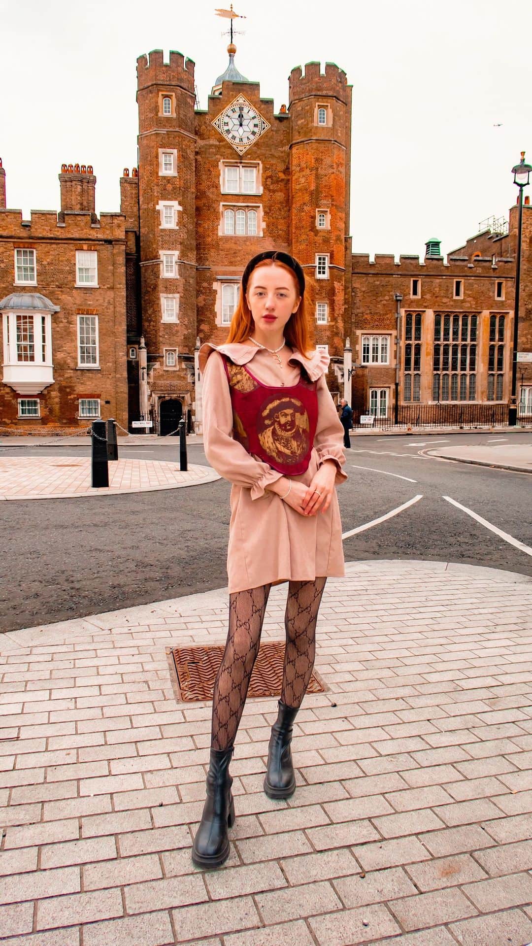 ベッキー・クルーエルのインスタグラム：「HOW I TRANSFORMED INTO ANNE BOLEYN⁣ ⁣ Based on the famous portrait of Anne Boleyn in the National Portrait Gallery, I spent 3 hours in photoshop recreating her image! Visit my page for the final result⁣ ⁣ I chose clothing in my wardrobe that most closely resembled the painting, did my hair and makeup in a similar style, and wore my B necklace. ⁣ ⁣ I then copied her pose as closely as I could using a remote timer on my tripod. Once I brought the image into Photoshop, I tried to match the faces up as best as I could, and set about changing my top’s colour, adding details, and removing the background.⁣ ⁣ Some items I took from the painting itself, including her gold and pearl necklaces, and her French Hood headdress.⁣ ⁣ Most importantly, I changed the colours of my skin to look much more like aged varnish, and I added in shadows and outlines to my nose, eyebags, and chin to better resemble Anne’s. ⁣ ⁣ Finally, I used frequency separation to lift the craquelure from the original painting, and applied it on top of my own recreation⁣ ⁣ What do you think? This was so much fun to make, I cant wait to hear your thoughts! ⁣ ⁣ ⁣ ⁣ ⁣ #photoshoppro #graphic_arts #photoshopart #modernartt #oldworldcharm #16thcenturyfashion #16thcenturyart #medievalart #middleage #medievalstyle #oldeurope #1500s #anneboleyn #anneboleynedit #queenanneboleyn #henryviiiwives #henryviii #kinghenryviii #tudorhistory #royalhistory #historicalcostume #15thcentury #arthistory #classicalpainting #arthistorynerd #artandhistory #arthistory101 #arthistorymemes #historyart #historyofart⁣」