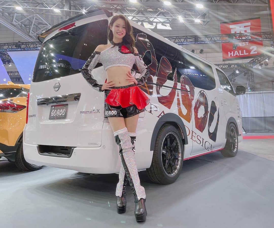 橘香恋のインスタグラム：「おはようございます🥰 ⁡ 前回の投稿に イイネとコメントありがとうございます💗 ⁡ ⁡昨日から始まった ⁡東京オートサロン2022  ⁡まずはビジネスデーありがとうございました✨ ⁡ ⁡本日から一般公開😌 ⁡皆様にお会いできることを楽しみにしております❤️ ⁡ ⁡BUSOU様のブースでは ⁡バッグのプレゼントや ⁡グッズ販売を沢山しているので ⁡是非、遊びに来てください🖤🖤🖤 ⁡ ⁡おつよいメンバーでお待ちしております🥰 ⁡ ⁡ ⁡ ⁡ ⁡ ⁡ ⁡ ⁡」