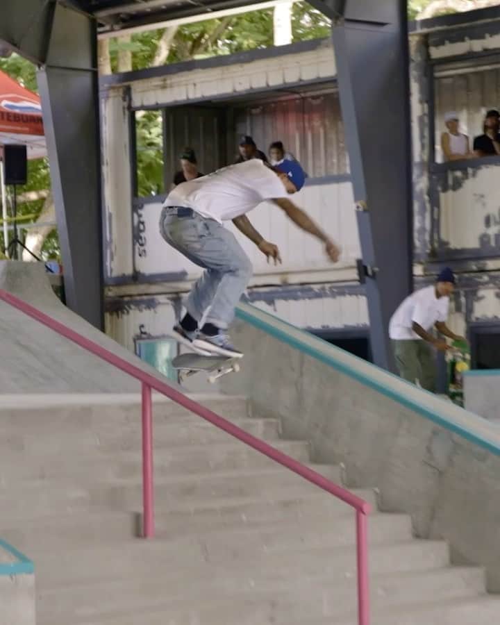 マニー・サンティアゴのインスタグラム：「What got Manny the 9’s, the Big Heel boardslide, or that bail on the caveman? 😂  #SLSUNSANCTIØNED」