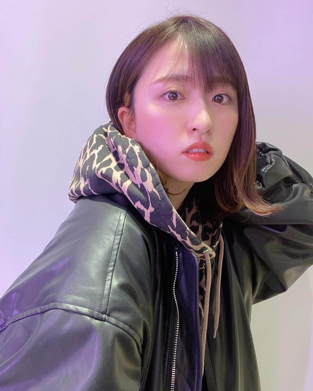 にこのインスタグラム：「かっこつけたけどアフォ毛すごかった」